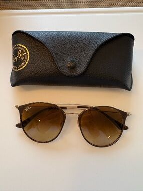 Ray-Ban Brown Gradient Round Frame Sunglasses with Black Case